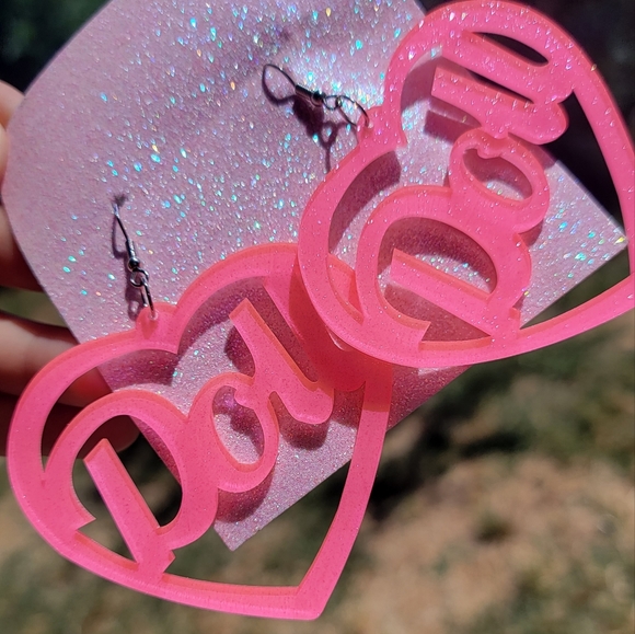 DOLL EARRINGS - Picture 2 of 5